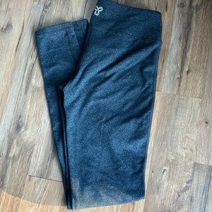 Aritzia TNA Legging